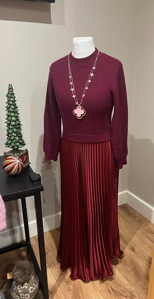 🔥Black Friday Promotion 50%OFF🔥Women's solid color Long Sleeve Jumper & Pleated Bottom Dress