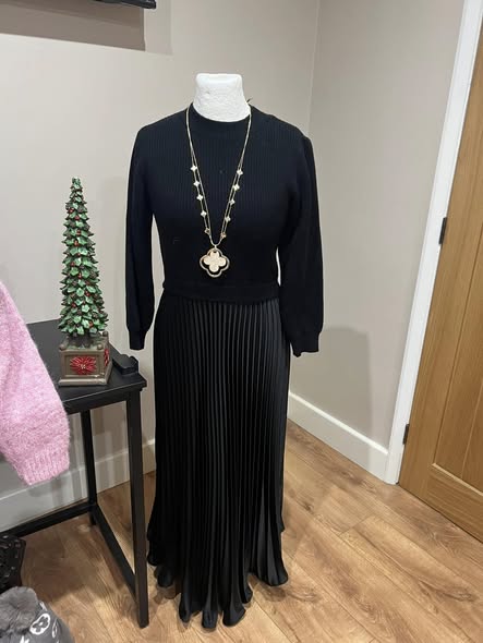 🔥Black Friday Promotion 50%OFF🔥Women's solid color Long Sleeve Jumper & Pleated Bottom Dress